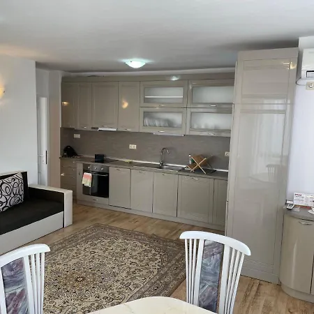 Apartmán Private Adi *