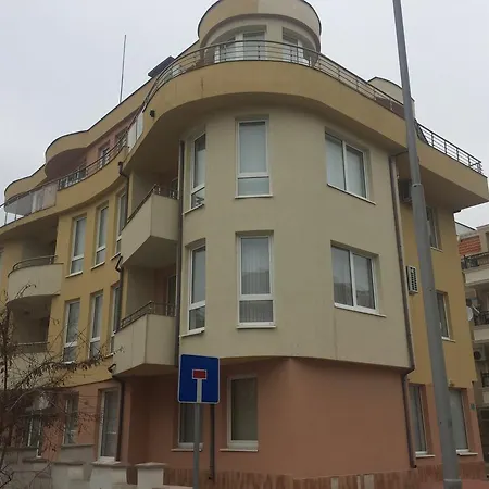 Private Adi Apartmán *